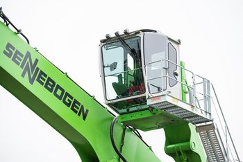 SENNEBOGEN 870 E-Krananlage durch Umschlagbagger ersetzt