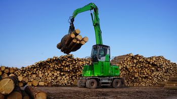 SENNEBOGEN 730 E-Sägewerk-Pick and Carry-Holzumschlag