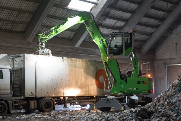 SENNEBOGEN material handler 817 E