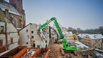 Abbruchbagger Abbruchmaschine SENNEBOGEN 830 selektiver Rückbau Abbruch Abriss Gebäudeabriss