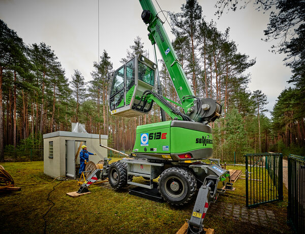 kompakter 16 t SENNEBOGEN Telekran im Brunnenbau