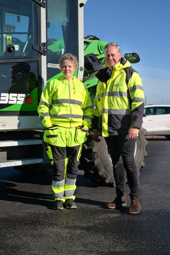 SENNEBOGEN 355 E, recycling centre, telehandler more flexible than wheel loader