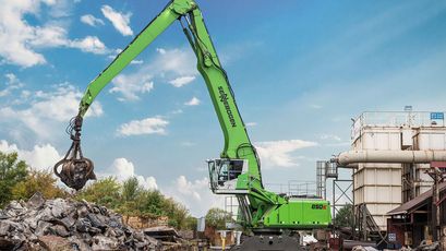 Umschlagmaschine SENNEBOGEN 850 E Schrottumschlag 62 t Umschlagmaschine Umschlagbagger SENNEBOGEN 850 E Mobil Mobilunterwagen Schrottumschlag mit Mehrschalengreifer