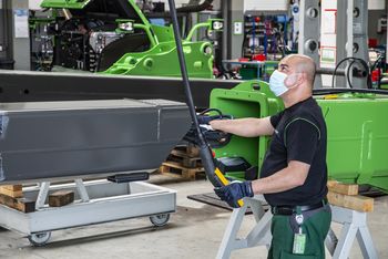 Telehandler production, SENNEBOGEN Plant 4, Wackersdorf, Multi Line