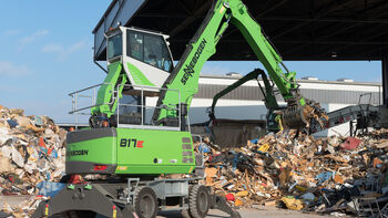 Bewährt im Ersteinsatz: Neuer SENNEBOGEN 817 E überzeugt als kompakte Umschlagmaschine für die Abfallwirtschaft