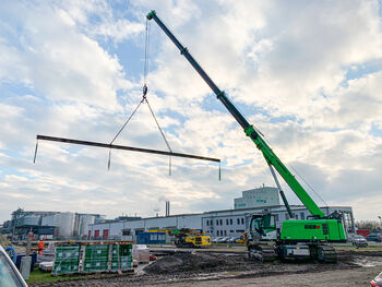 Hafenbau_SENNEBOGEN Telekran_Straubinger Hafen_Hafenkai_Spundwand