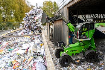 Telehandler with elevating cab in recycling waste management SENNEBOGEN 3.40 G