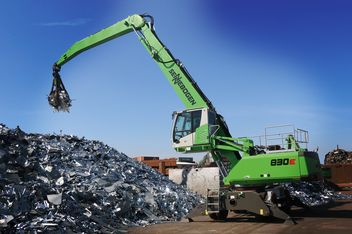 SENNEBOGEN Umschlagmaschine Umschlagbagger 830 E Schrottumschlag Mehrschalengreifer