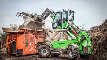Teleskoplader Telestapler Telehandler SENNEBOGEN 355 E Kompostieranlage Kompost Grüngut Abfall Recycling Shredder