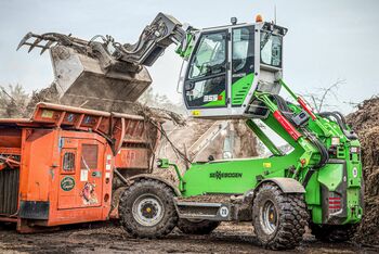 Teleskoplader Telestapler Telehandler SENNEBOGEN 355 E Kompostieranlage Kompost Grüngut Abfall Recycling Shredder