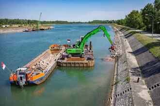 Wasserbau, 55 t Seilbagger, Ponton mit SENNEBOGEN 655, Flussbau, Spezialtiefbauarbeiten