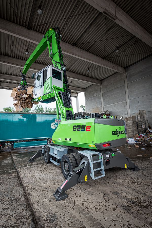 SENNEBOGEN 825, Umschlagbagger, Abfalllogistik, Wertstoffaufbereitung