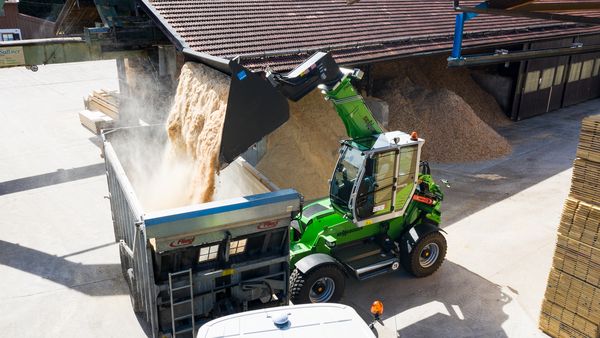 SENNEBOGEN Teleskoplader Telehandler 355 E Holz Sägewerk Hubgabel