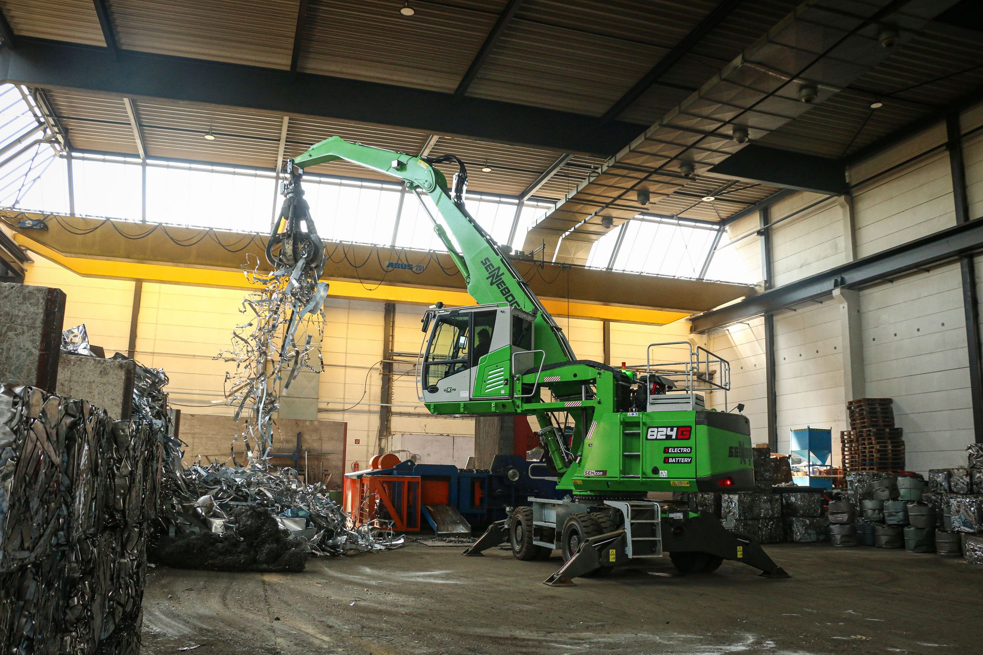 Battery-powered material handlers for recycling