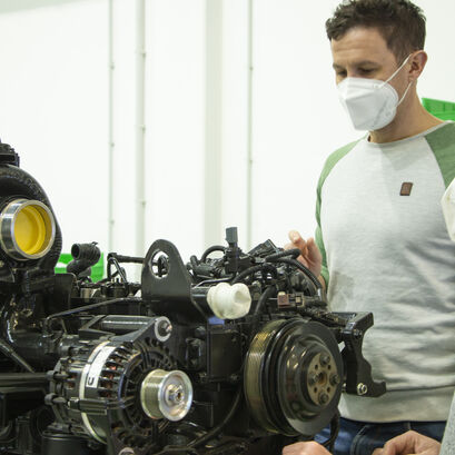 SENNEBOGEN Academy, introduction of our own Cummins engine training courses