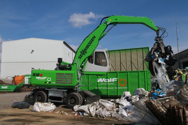 SENNEBOGEN 818 E-Serie Mobil Mobilunterwagen Mobilumschlagmaschine Umschlagmaschine Mobilumschlagbagger Umschlagbagger Recycling
