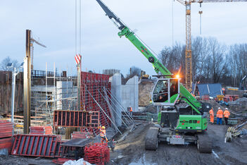 SENNEBOGEN kompakter und flexibler Telekran Teleskopkran 613 Infrastrukturbau