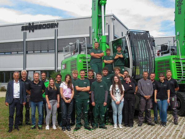 SENNEBOGEN Ausbildungsstart Straubing und Wackersdorf 2025