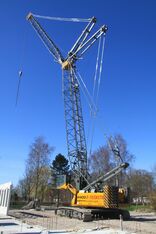 SENNEBOGEN 4400 robust and powerful crawler crane Civil engineering