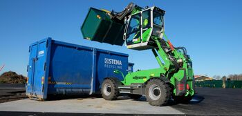 SENNEBOGEN 355 E, Recyclingzentrum, Teleskoplader flexibler als Radlader