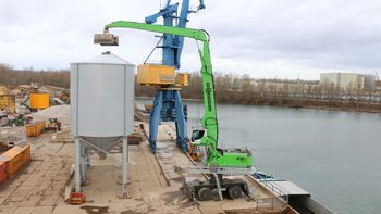 SENNEBOGEN 870 E Hybrid Material handler for port handling