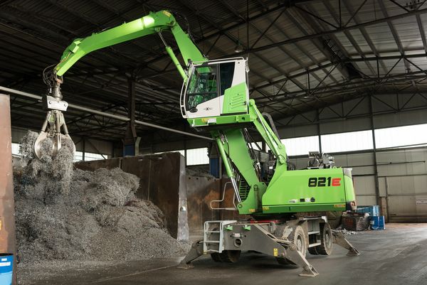SENNEBOGEN material handler 821 E scrap handling waste management orange peel grab