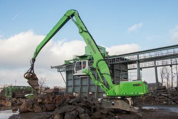 SENNEBOGEN material handler 850 E mobile slag handling orange peel grab