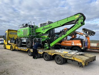 Baumfällung_SENNEBOGEN 718_Fällbagger in Italien Baumfällung_SENNEBOGEN 718_Fällbagger in Italien