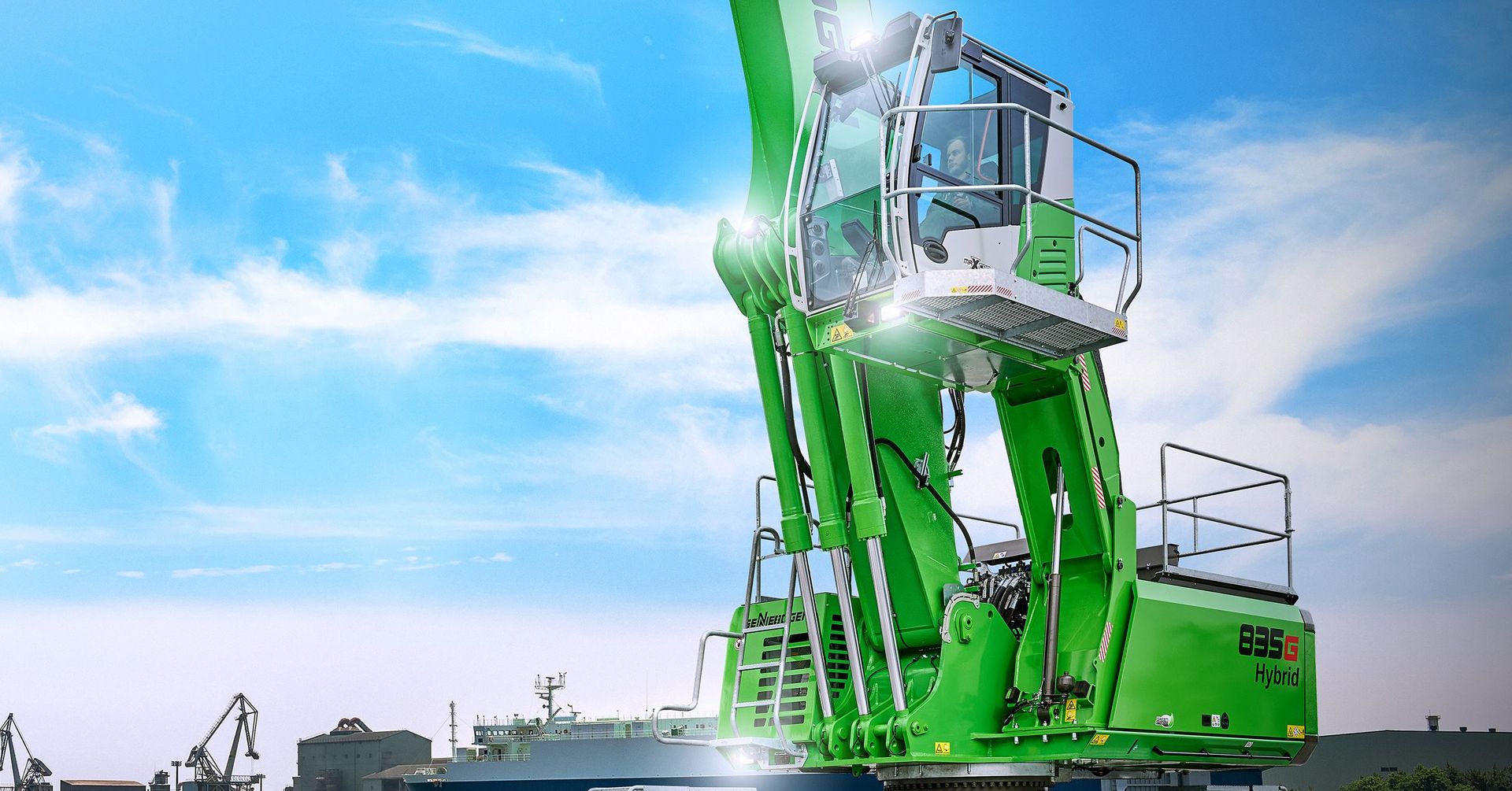 New machine generation: first G series material handler | SENNEBOGEN