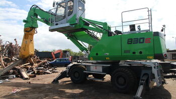 SENNEBOGEN 830 E material handler during cutting work