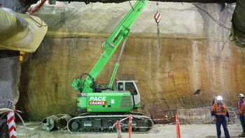 Ein Raupenteleskopkran unter der Erde: SENNEBOGEN 613 R arbeitet unter der Oper in Sydney