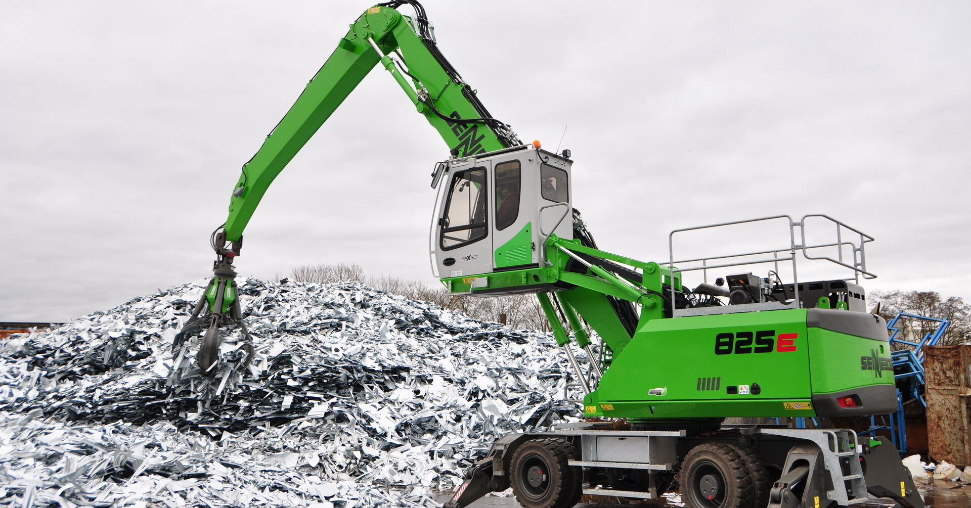 New Standard Material Handler in Action Good Marks for the SENNEBOGEN