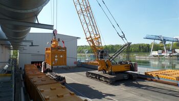 SENNEBOGEN 5500 G Crawler crane with elevating and tilting cab