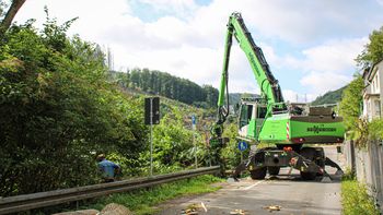 Tree work on steep slopes with SENNEBOGEN 728 E