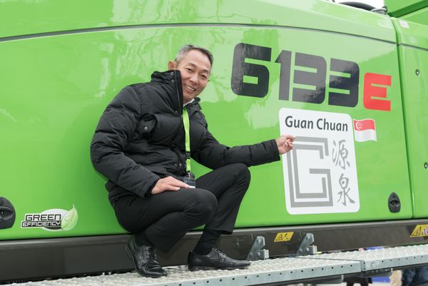 SENNEBOGEN Raupen-Telekran 6133 Spundwandarbeiten Singapur, Abwassertunnel SENNEBOGEN Raupen-Telekran 6133 Spundwandarbeiten Singapur, Abwassertunnel