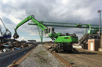 SENNEBOGEN 835 Mobile Material handler for scrap, timber and ports Scrap handling Ship unloading