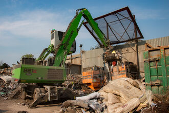 SENNEBOGEN 821 Waste Recycling