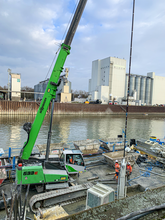 Port construction_SENNEBOGEN telecrane_Straubing_port_quay_pile_wall