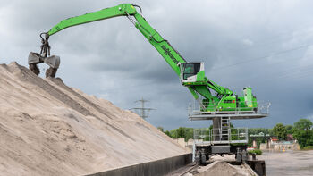Customized rail undercarriage and electric motor: perfect combination in port handling