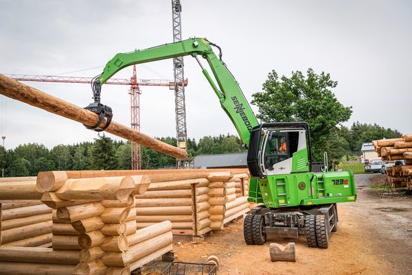 SENNEBOGEN 723 Pick and Carry Holzfahrmaschine