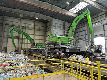 SENNEBOGEN 835 E waste sorting in the hall