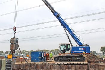SENNEBOGEN 653 E Crawler Telescopic crane / Telecrane Lifting work