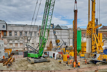 SENNEBOGEN 5500 stage V, 200 t crawler crane, construction of second core line Munich S-Bahn 