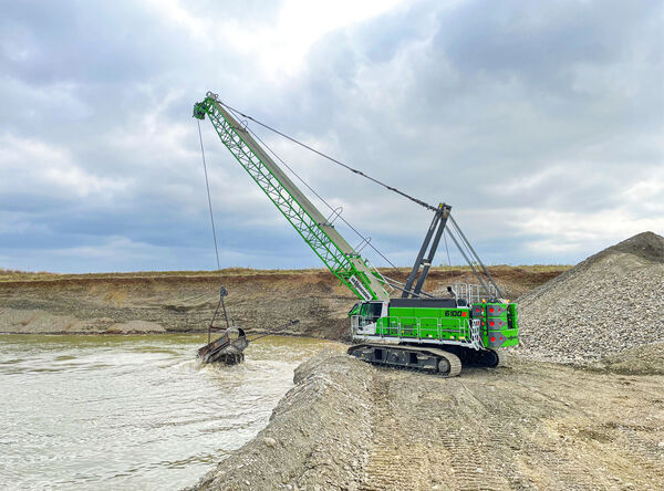 SENNEBOGEN 6100 HD, Seilbagger mit Schleppschaufel, Kiesproduktion, Frankreich