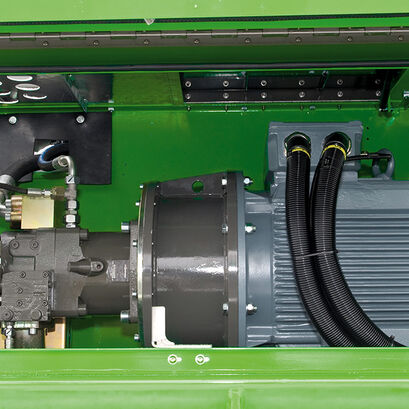 SENNEBOGEN electric material handler / eGREEN electric drive - engine compartment