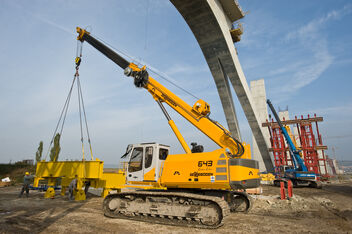 SENNEBOGEN compact and versatile 643 Telecrane Telescopic crane Above ground construction