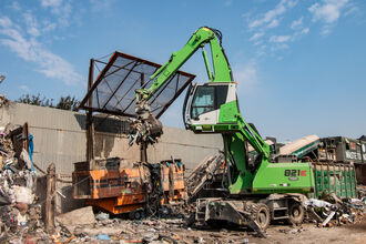 SENNEBOGEN 821 Waste Recycling