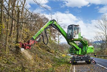 Fällbagger, SENNEBOGEN 718, Verkehrssicherung durch Straßenmeisterei