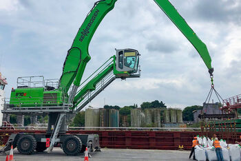 SENNEBOGEN Umschlagmaschine Umschlagbagger 870 Mobil Pylon Lasthaken