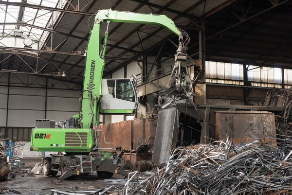 SENNEBOGEN material handler 821 E scrap handling waste management orange peel grab